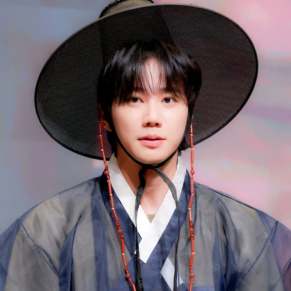 Popular photo full of fans’ love for Lee Junyoung