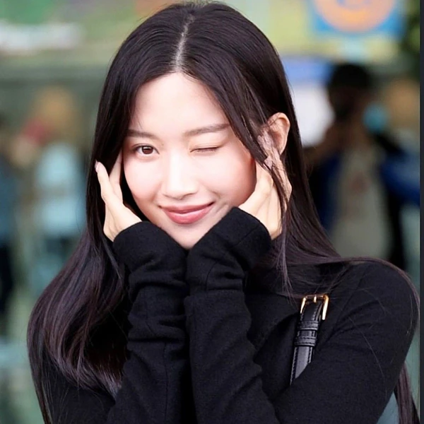 Popular photo full of fans’ love for Mun Kayoung
