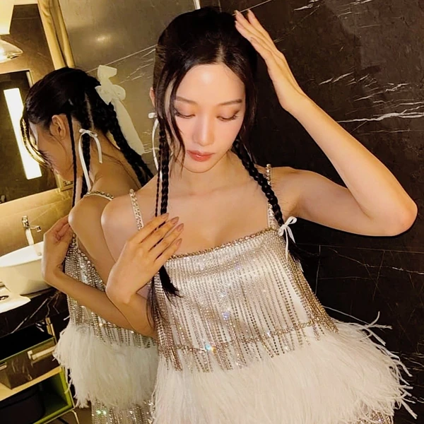 Popular photo full of fans’ love for Mun Kayoung