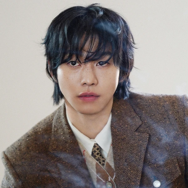 The most loved look of Ahn Hyoseop today