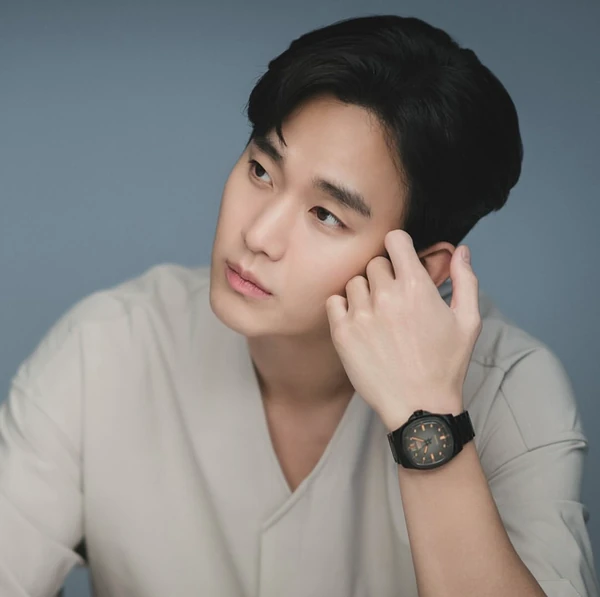 Representative photo of Kim Soohyun showing their charm