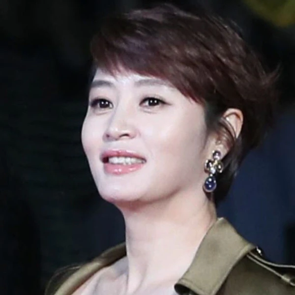 Popular photo full of fans’ love for Kim Hyesoo
