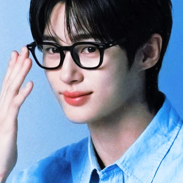 Popular profile image of Byeon Wooseok selected by vote