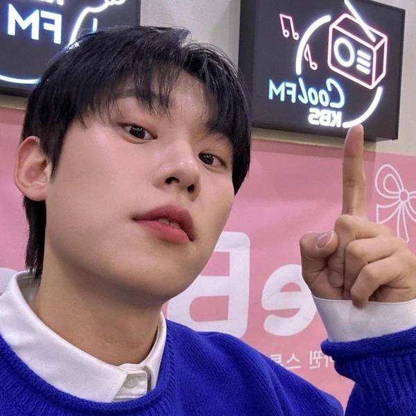 Popular photo full of fans’ love for Kim Sungcheol