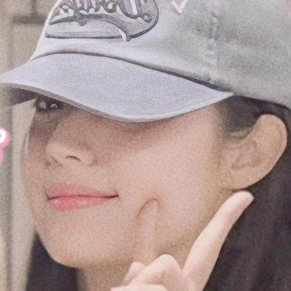 Popular photo full of fans’ love for Nam Jihyeon
