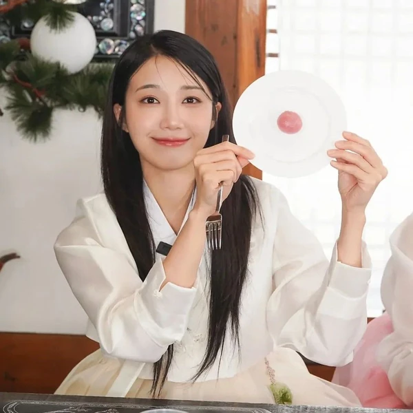 Popular photo full of fans’ love for Jung Eunji