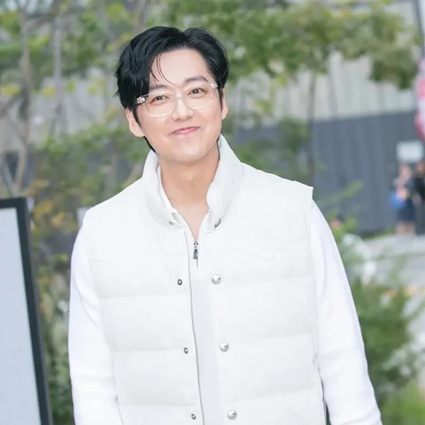 Popular photo full of fans’ love for Namkoong Min