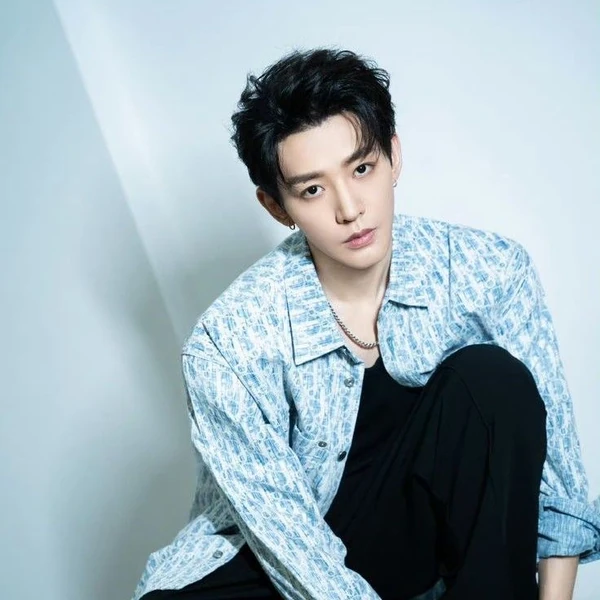 The most loved look of Deng Wei today