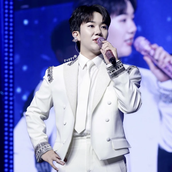 Popular photo full of fans’ love for Nam Seungmin