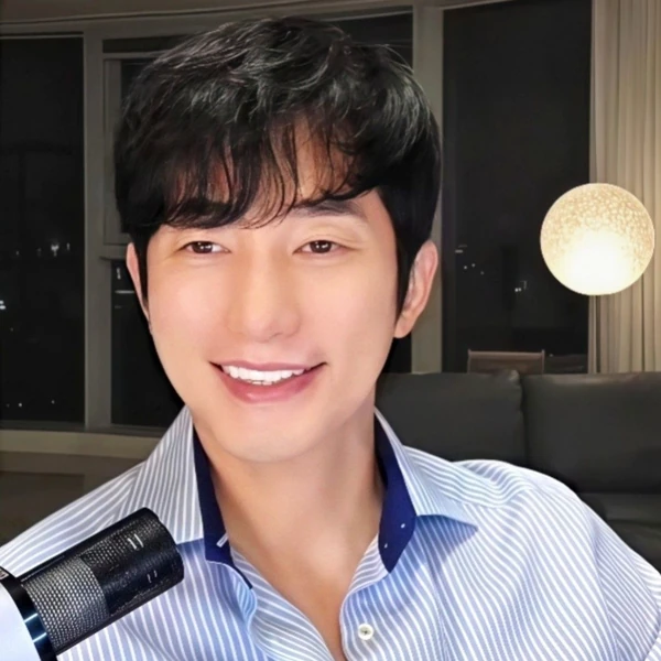 The most loved look of Park Sihoo today