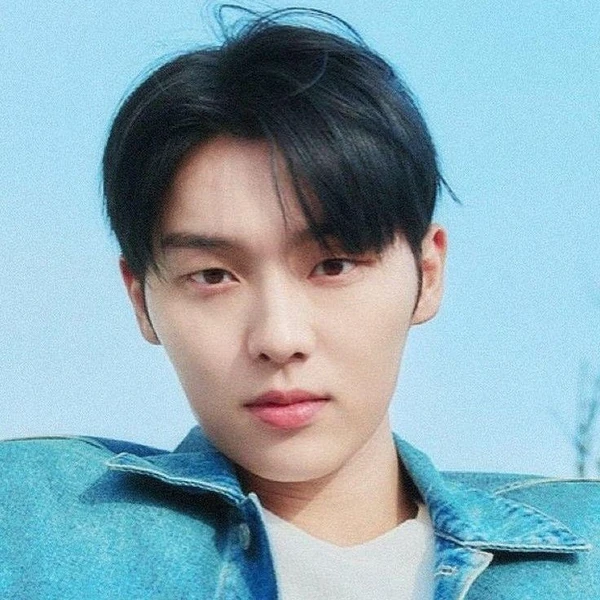 The most loved look of Choi Hyunwook today