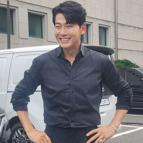 Popular photo full of fans’ love for Kim Yongpil