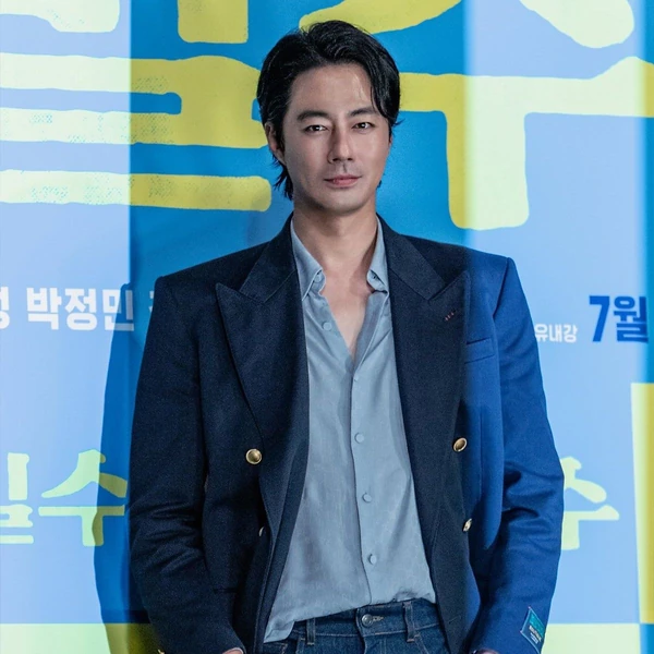 Popular photo full of fans’ love for Jo Insung