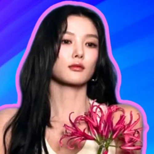 The most loved look of Kim Youjung today