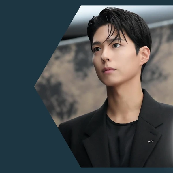 Popular photo full of fans’ love for Park Bogum
