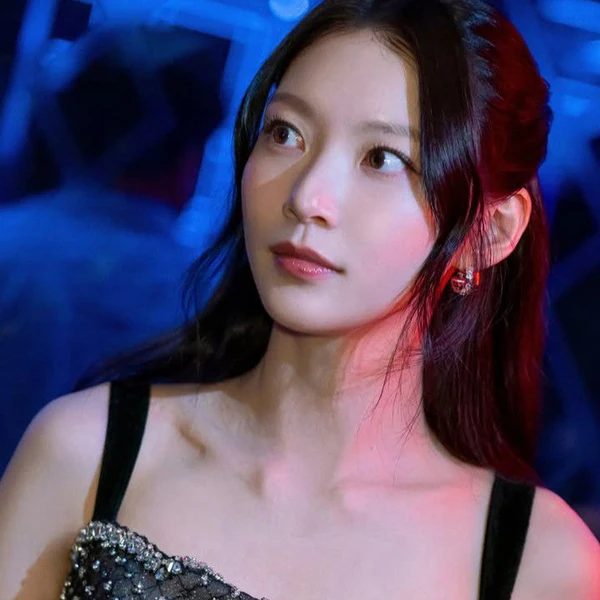 The most loved look of Gong Seungyeon today