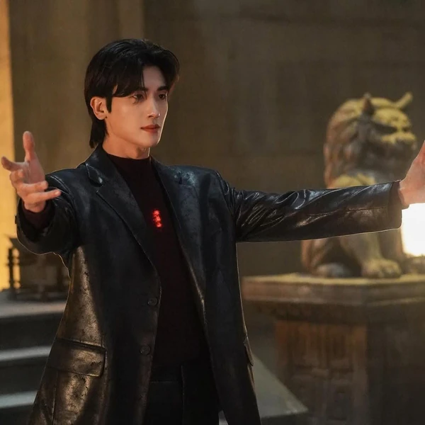 The most loved look of Park Hyungsik today