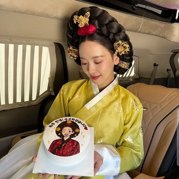 Popular photo full of fans’ love for Kang Hanna 