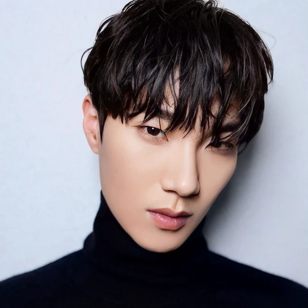 Popular photo full of fans’ love for Lee Hongnae
