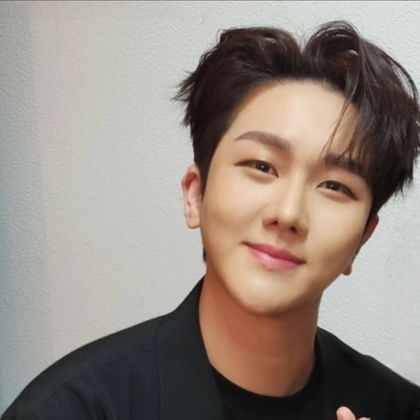 Foto populer Kim Soochan yang penuh cinta dari penggemar