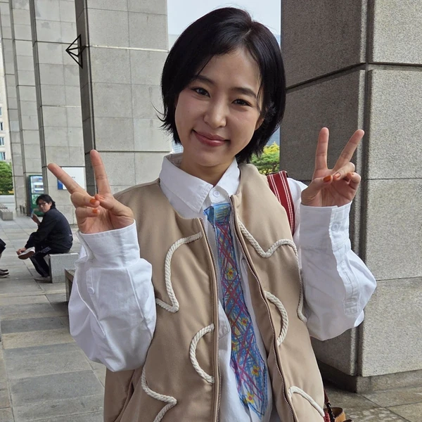Foto populer Hong Ja yang penuh cinta dari penggemar