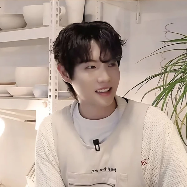 Foto populer Son Taejin yang penuh cinta dari penggemar