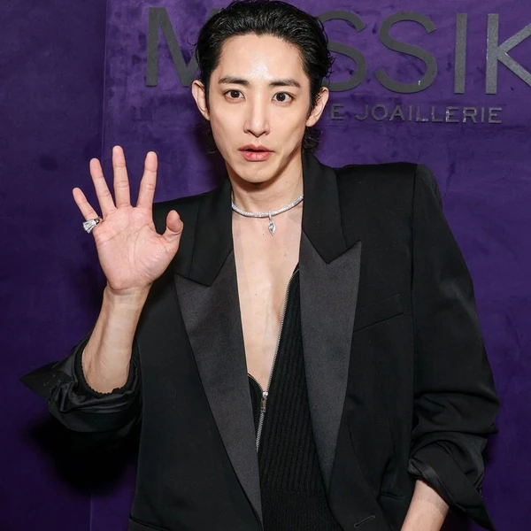 Foto populer Lee Soohyuk yang penuh cinta dari penggemar