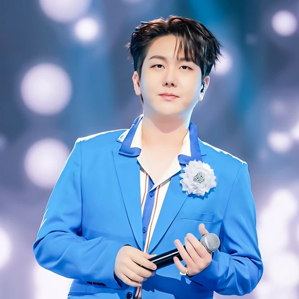 Popular photo full of fans’ love for Kim Soochan
