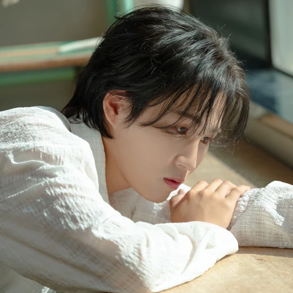 The most loved look of Kim Heejae today