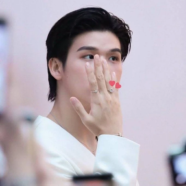 Popular photo full of fans’ love for Sky Wongravee Nateetorn