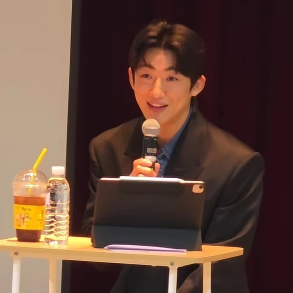 The most loved look of Shin Seungtae today