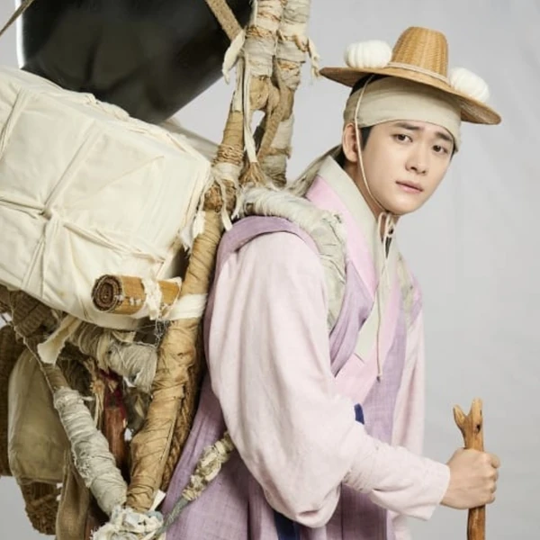 Popular photo full of fans’ love for Kang Taeoh