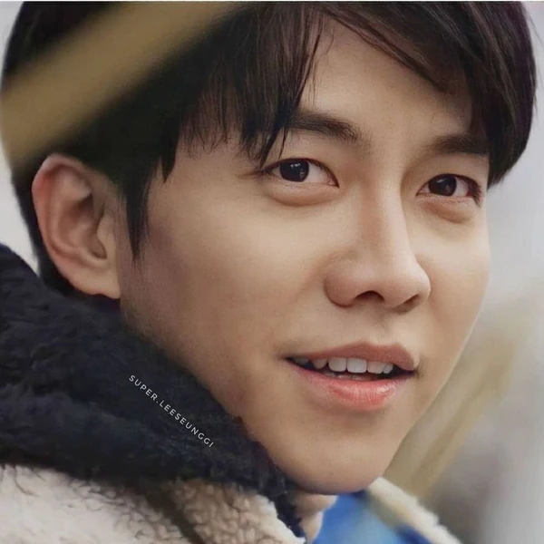 Popular photo full of fans’ love for Lee Seunggi