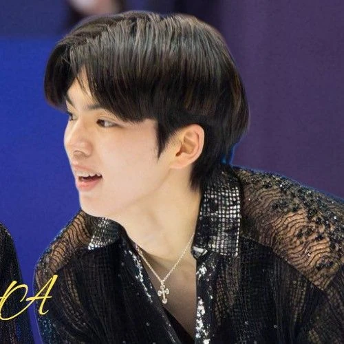 Foto populer Cha Junhwan yang penuh cinta dari penggemar