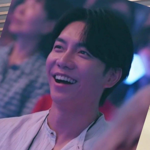 Popular photo full of fans’ love for Lee Seunggi