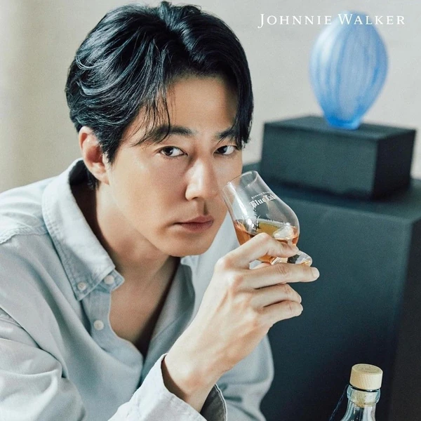Popular photo full of fans’ love for Jo Insung