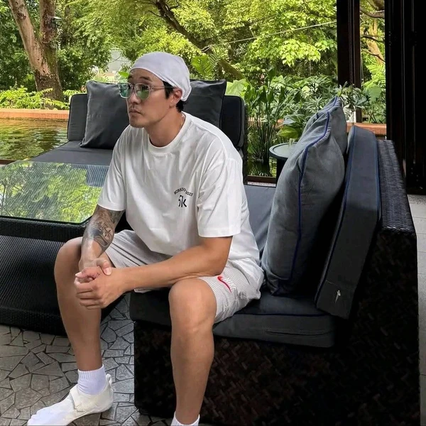 The most loved look of So Jisub today