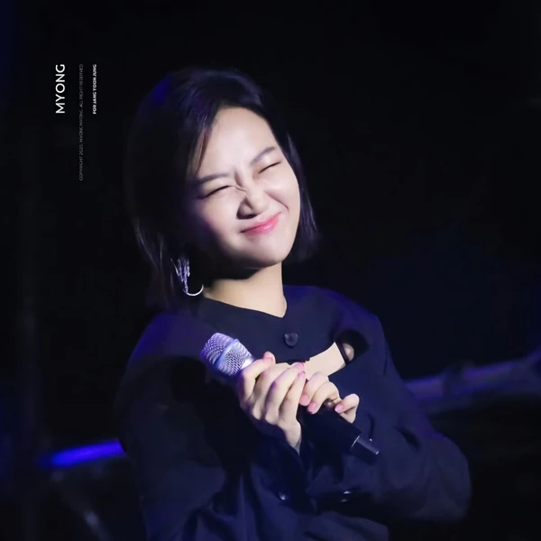 Popular photo full of fans’ love for Jang Yoonjeong