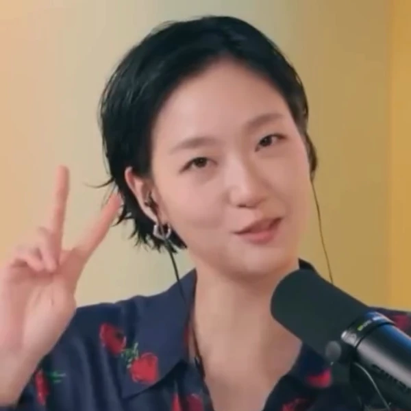 The most loved look of Kim Goeun today