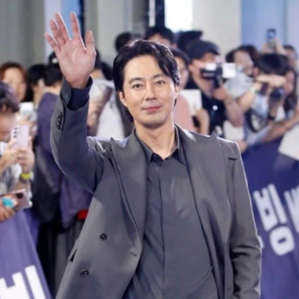 The most loved look of Jo Insung today
