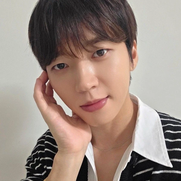 The most loved look of Nam Woohyun today