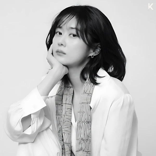 Popular photo full of fans’ love for Jang Nara