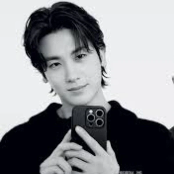 Popular photo full of fans’ love for Park Hyungsik