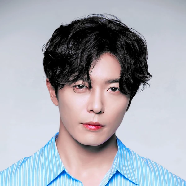 Popular photo full of fans’ love for Kim Jaewook
