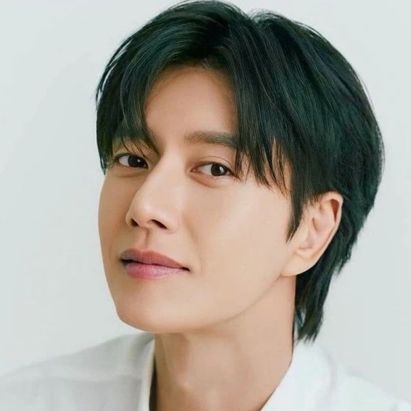 今天最受喜爱的朴海镇模样