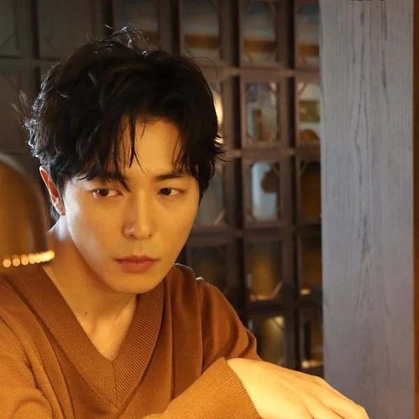 Popular photo full of fans’ love for Kim Jaewook