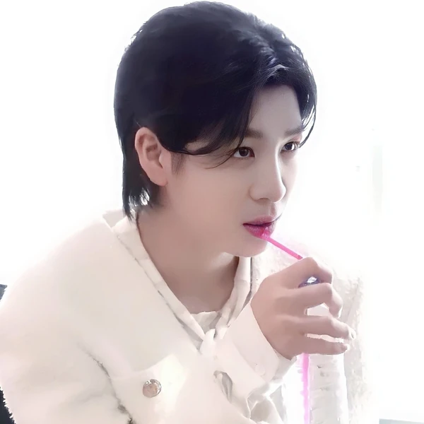 The most loved look of Jeong Dongwon today