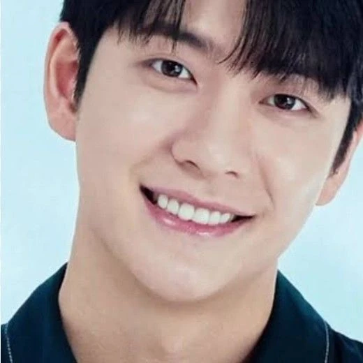 Popular photo full of fans’ love for Kang Taeoh