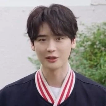 The most loved look of Lee Jongsuk today