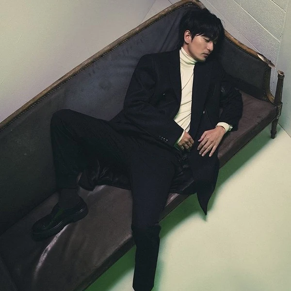 Popular photo full of fans’ love for Lee Jinwook